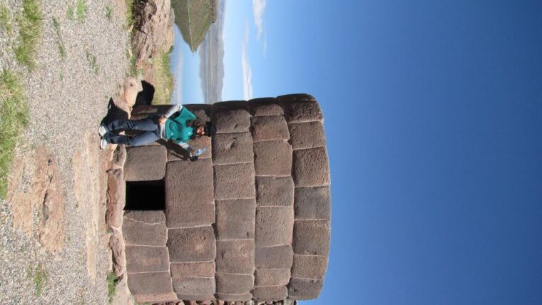 from-puno-tour-to-sillustani-pre-inca-tombs