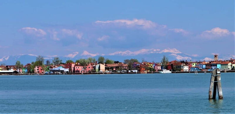 From Punta Sabbioni: Murano and Burano with stops - Burano: A Kaleidoscope of Colors