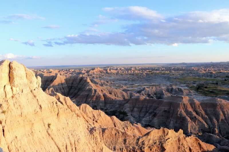 From Rapid City: Epic Badlands Tour and Legendary Wall Drug - Americana at Wall Drug