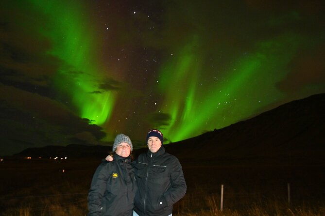 from-reykjavik-4x4-minibus-northern-lights-with-photo-and-cocoa