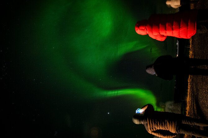 from-reykjavik-4x4-minibus-northern-lights-with-photo-and-cocoa