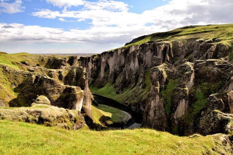 From Reykjavik: Glacier Lagoon and Fjaðrárgjúfur Canyon Tour - FAQ