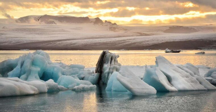 from-reykjavik-glacier-lagoon-and-northern-lights-tour