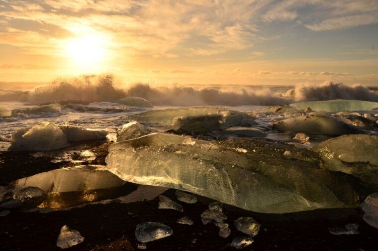 from-reykjavik-glacier-lagoon-and-northern-lights-tour