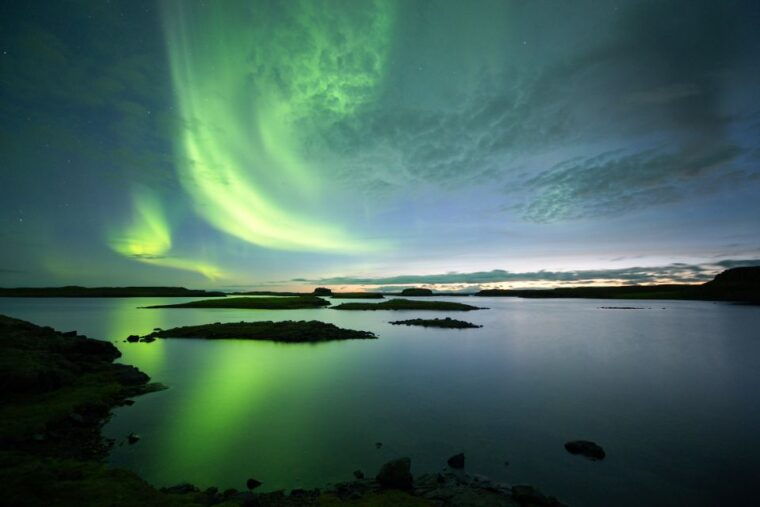 from-reykjavik-golden-circle-and-northern-lights-combo