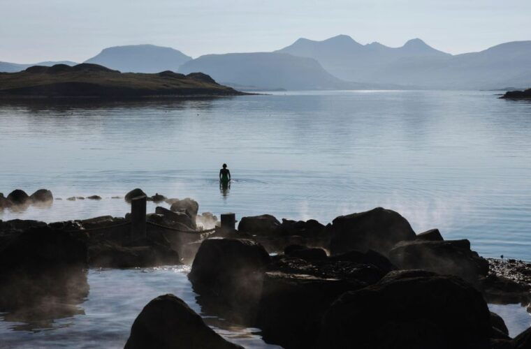 from-reykjavik-hvammsvik-hot-spring-with-transportation