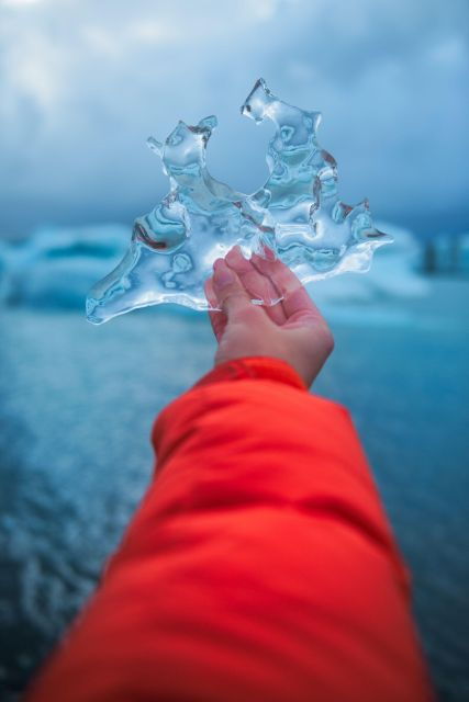 from-reykjavik-jokulsarlon-glacier-lagoon-and-diamond-beach