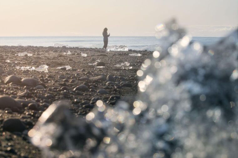 from-reykjavik-jokulsarlon-glacier-lagoon-and-diamond-beach