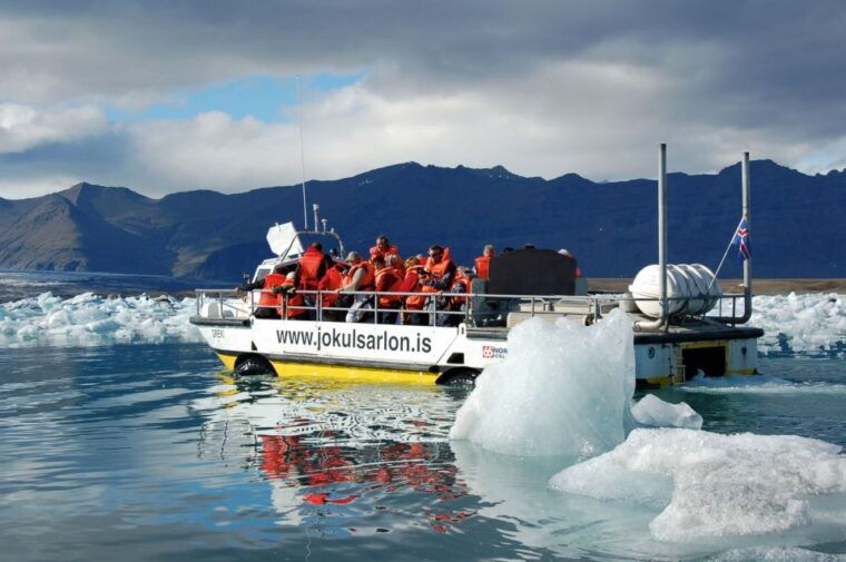 from-reykjavik-jokulsarlon-glacier-lagoon-and-diamond-beach