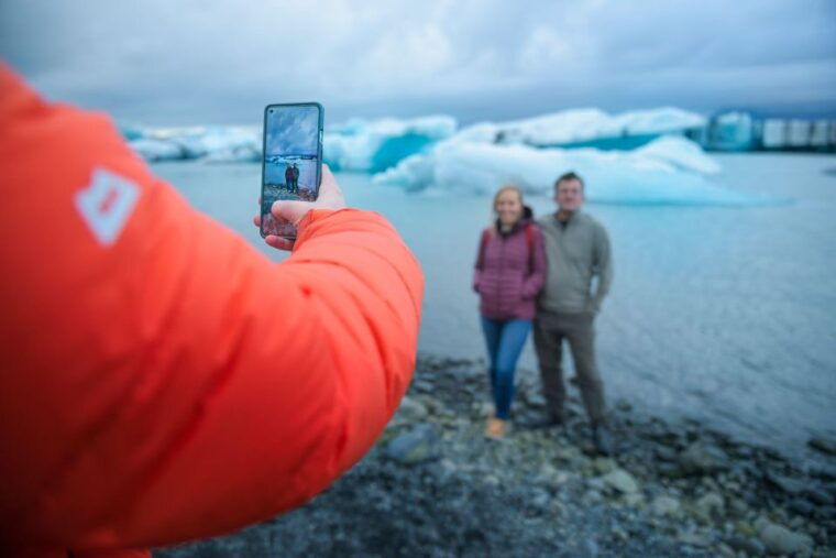 from-reykjavik-jokulsarlon-glacier-lagoon-and-diamond-beach
