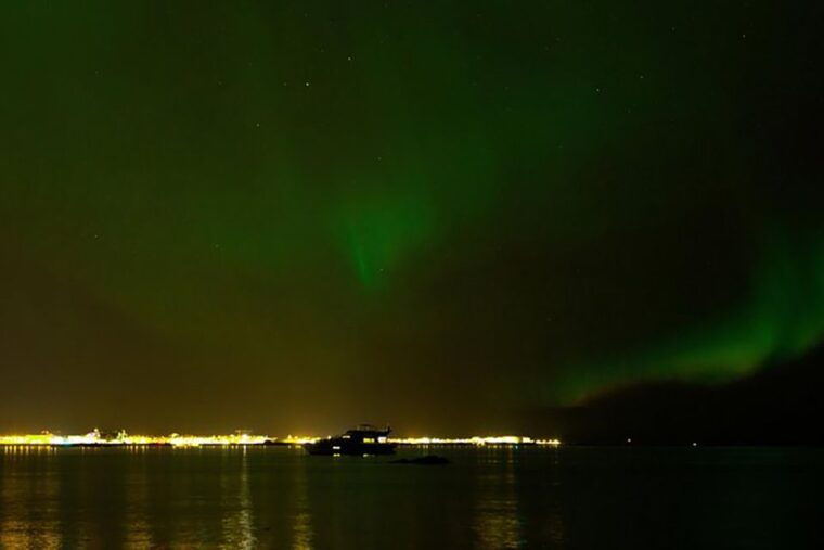 from-reykjavik-new-years-fireworks-by-boat