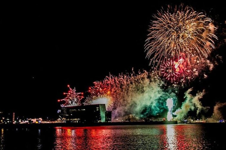 from-reykjavik-new-years-fireworks-by-boat