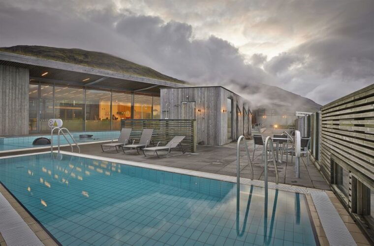 from-reykjavik-northern-lights-and-geothermal-baths-tour
