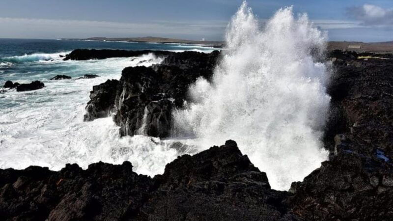 from-reykjavik-reykjanes-geopark-tour-airport-transfer