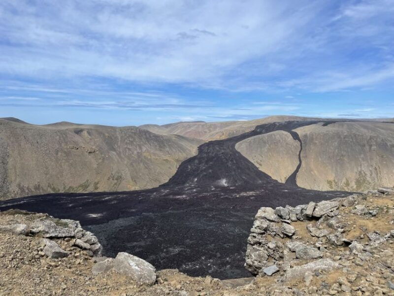 from-reykjavik-reykjanes-geopark-tour-and-sky-lagoon-visit