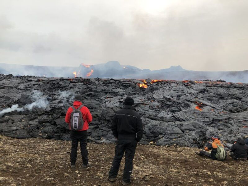 from-reykjavik-reykjanes-geopark-tour-and-sky-lagoon-visit