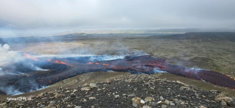 from-reykjavik-reykjanes-geopark-tour-and-sky-lagoon-visit