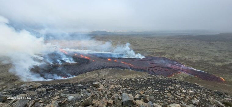 from-reykjavik-reykjanes-geopark-tour-and-sky-lagoon-visit