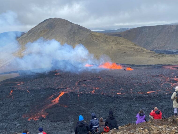 from-reykjavik-reykjanes-geopark-tour-and-sky-lagoon-visit
