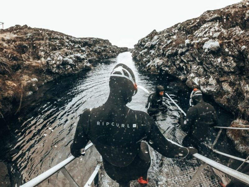 from-reykjavik-silfra-snorkeling-with-underwater-photos