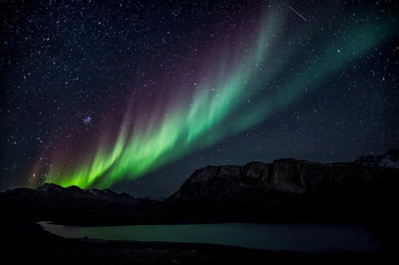 from-reykjavik-small-group-northern-lights-minibus-tour