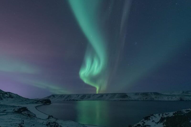from-reykjavik-small-group-northern-lights-minibus-tour