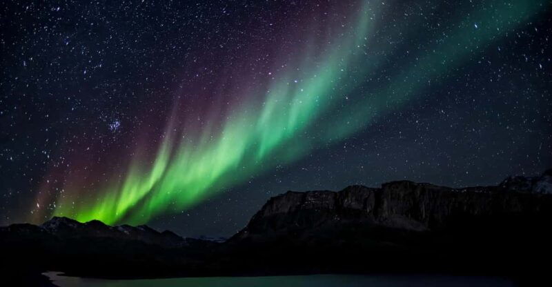 from-reykjavik-small-group-northern-lights-minibus-tour