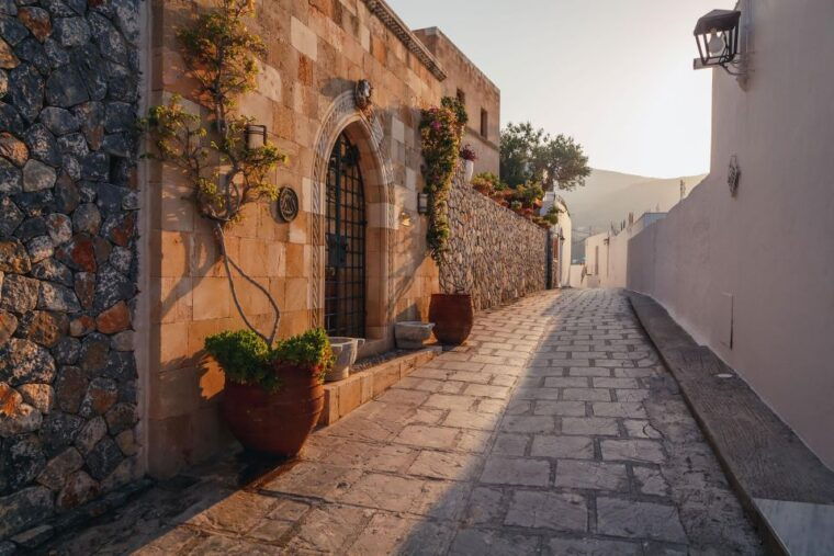 from-rhodes-city-evening-bus-trip-to-lindos