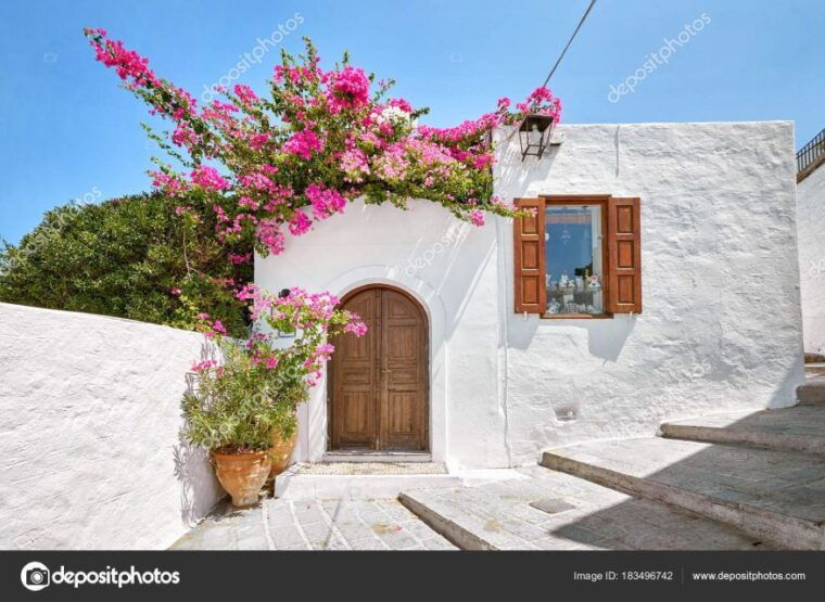 from-rhodes-lindos-round-trip-bus-transfer-with-free-time