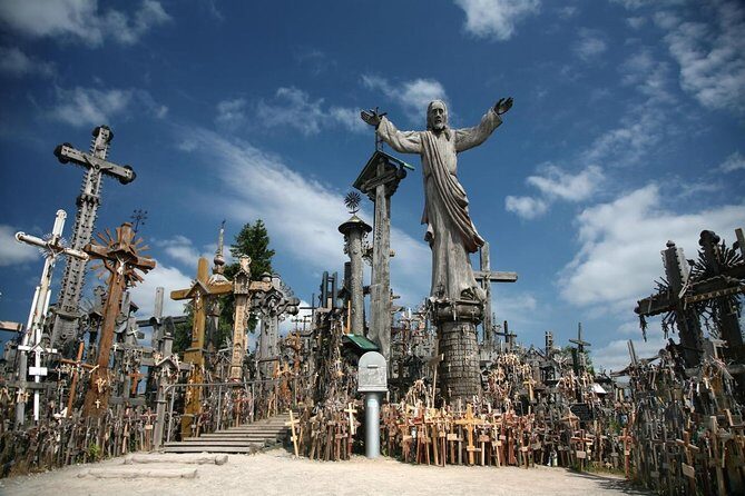 From Riga: Hill of Crosses & Enchanting Jelgava Group Tour - What’s this tour all about?
