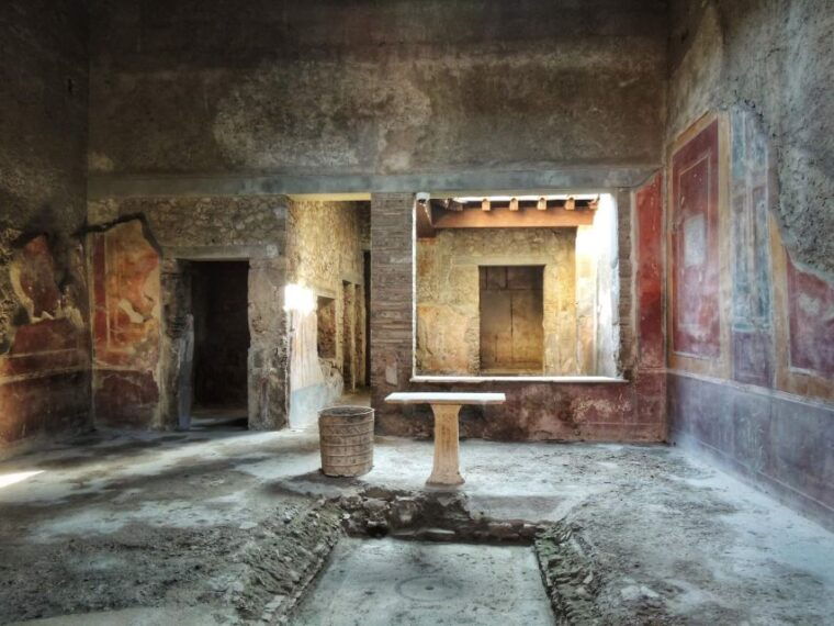 from-rome-pompeii-day-trip-by-fast-train-and-car