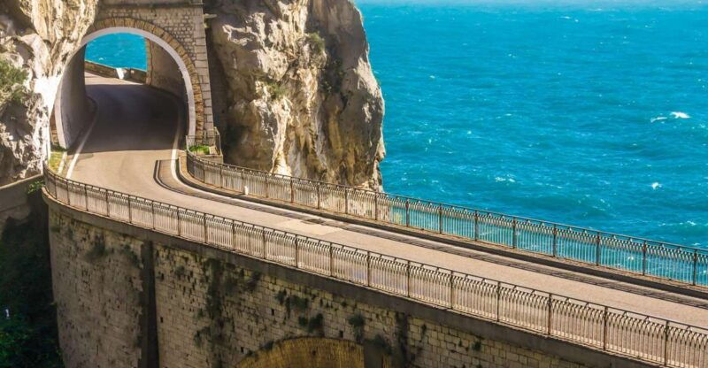 from-rome-transfer-to-amalfi-coastline-via-pompeii