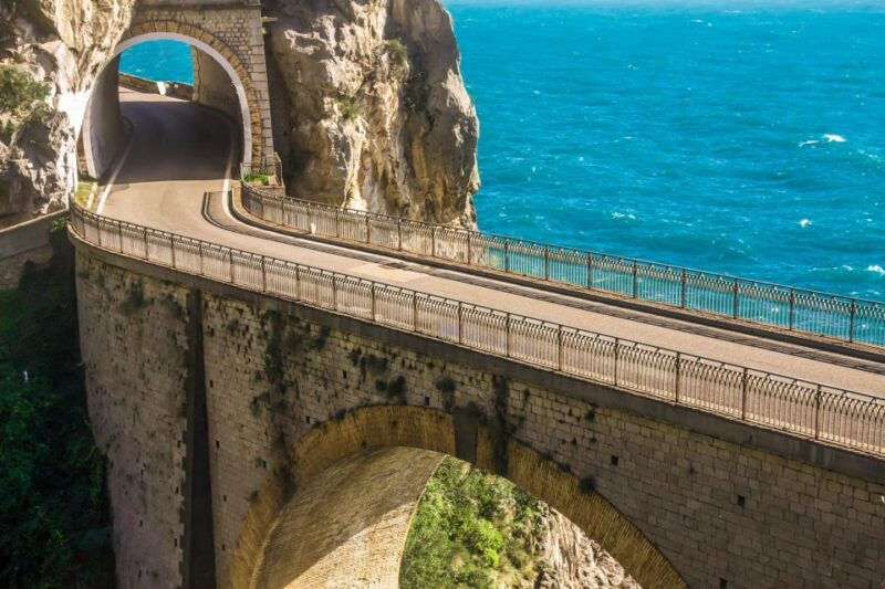 from-rome-transfer-to-amalfi-coastline-via-pompeii