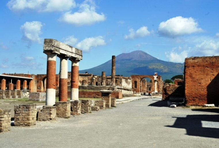 from-rome-transport-to-positano-with-stop-in-pompeii