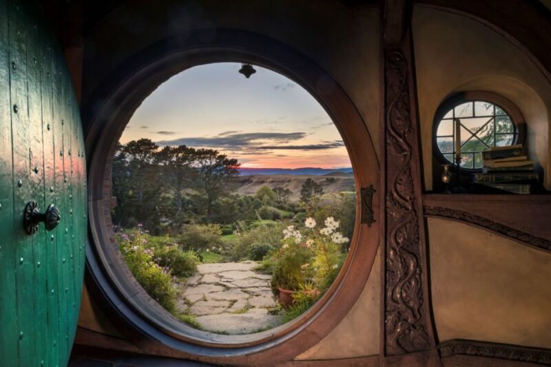 From Rotorua: Hobbiton Movie Set Tour with Festive Lunch - Why This Tour Works