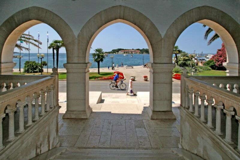from-rovinj-rovinj-motovun-and-groznjan-day-tour