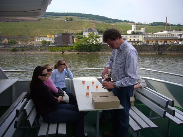 from-rudesheim-1-5-hour-boat-cruise-with-wine-tasting