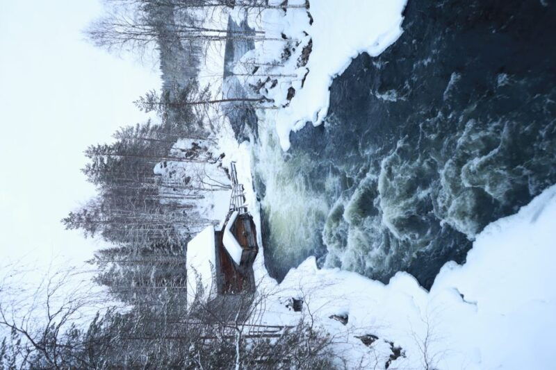 from-ruka-snowshoeing-in-oulanka-national-park