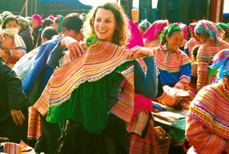 from-sa-pa-sunday-bac-ha-market-group-tour