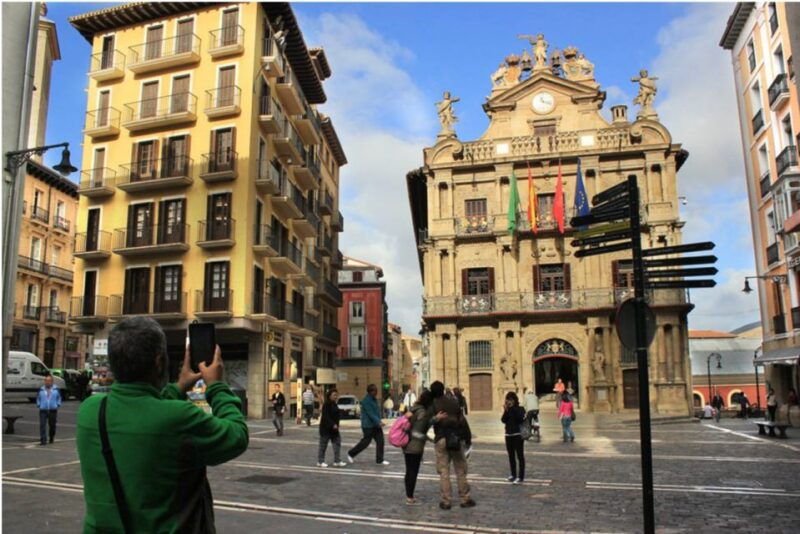 from-san-sebastian-pamplona-city-tour