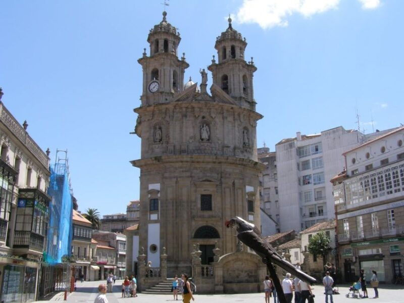from-santiago-tour-to-rias-baixas-with-boat-trip-and-winery
