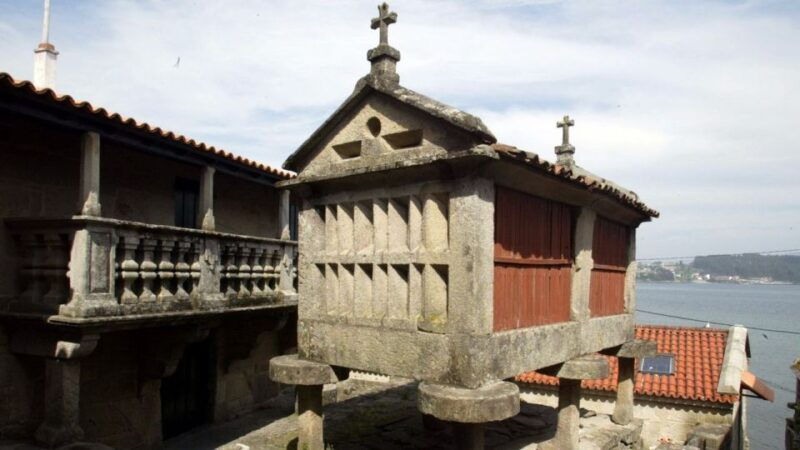 from-santiago-tour-to-rias-baixas-with-boat-trip-and-winery
