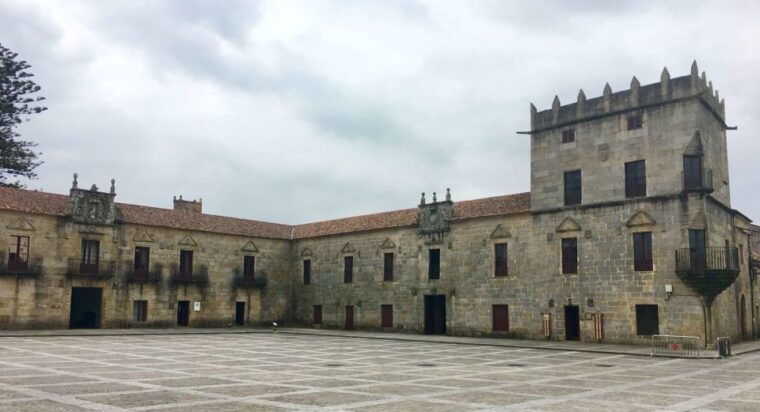 from-santiago-tour-to-rias-baixas-with-boat-trip-and-winery