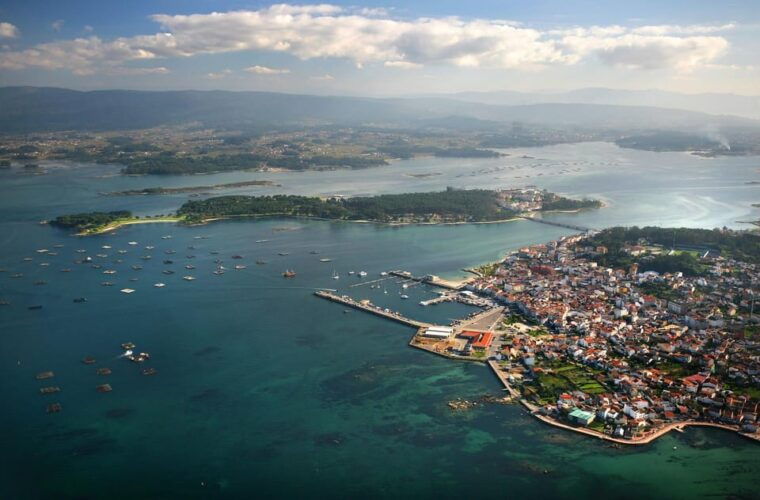 from-santiago-tour-to-rias-baixas-with-boat-trip-and-winery