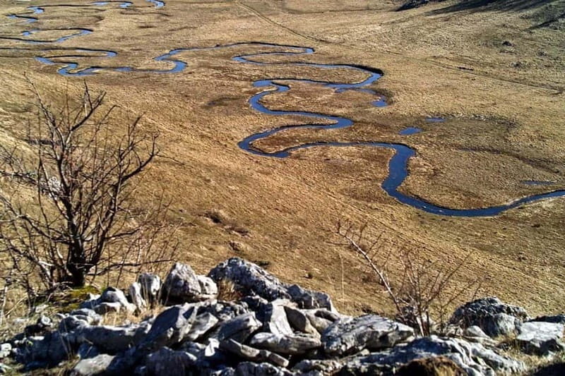 From Sarajevo to Umoljan, Bilici Lake & Bosnian Food Tasting - Discover Bosnia’s Hidden Gems: From Sarajevo to Umoljani, Bilici Lake & Bosnian Food Tasting