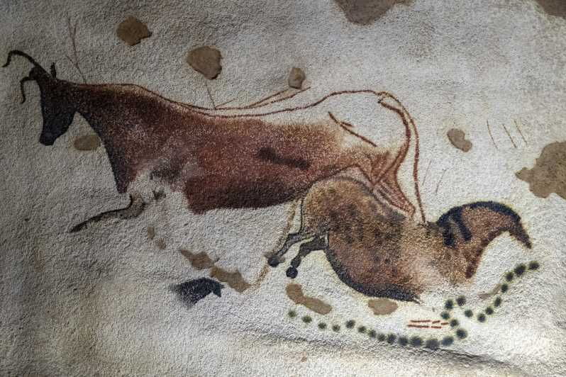 from-sarlat-half-day-skip-the-line-lascaux-iv-tour