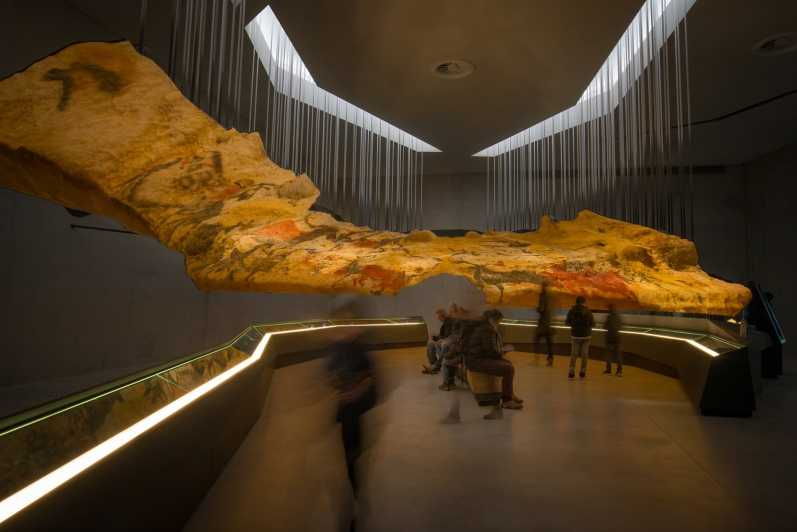 from-sarlat-la-caneda-lascaux-iv-and-cave-art-full-day-tour