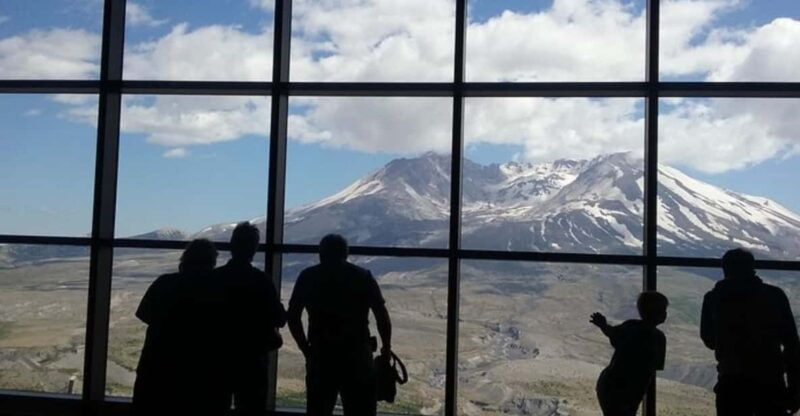 from-seattle-mount-saint-helens-monument-private-day-trip