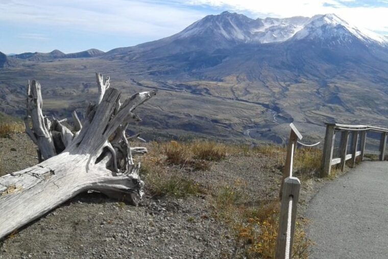 from-seattle-mount-saint-helens-monument-private-day-trip