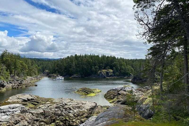 from-sechelt-or-langdale-sunshine-coast-tour-and-hike
